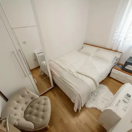 Happy Apartment